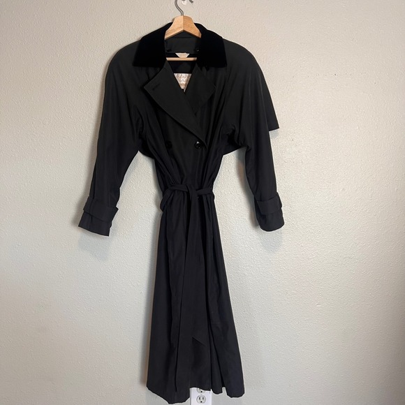 Black Long Trench Coat with Removable Wool Liner & Velvet Collar - Picture 8 of 12